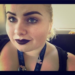 Meet your Posher, Evelyn